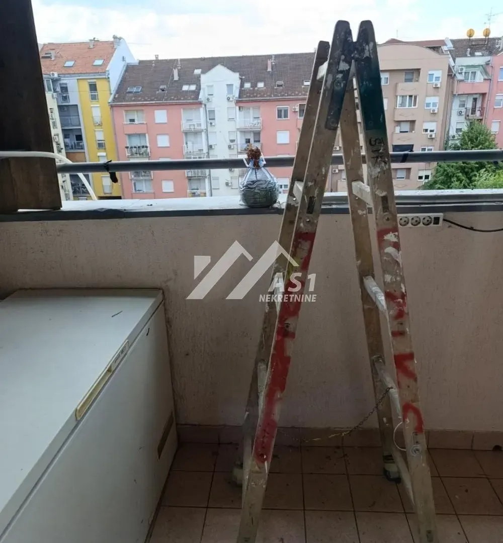 Prodaja, trosoban stan, 76m², Detelinara, Novi Sad Sve Podlokacije