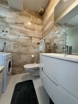 Rent, two bedroom apartment, 85m², Budva, Crna Gora - image 9