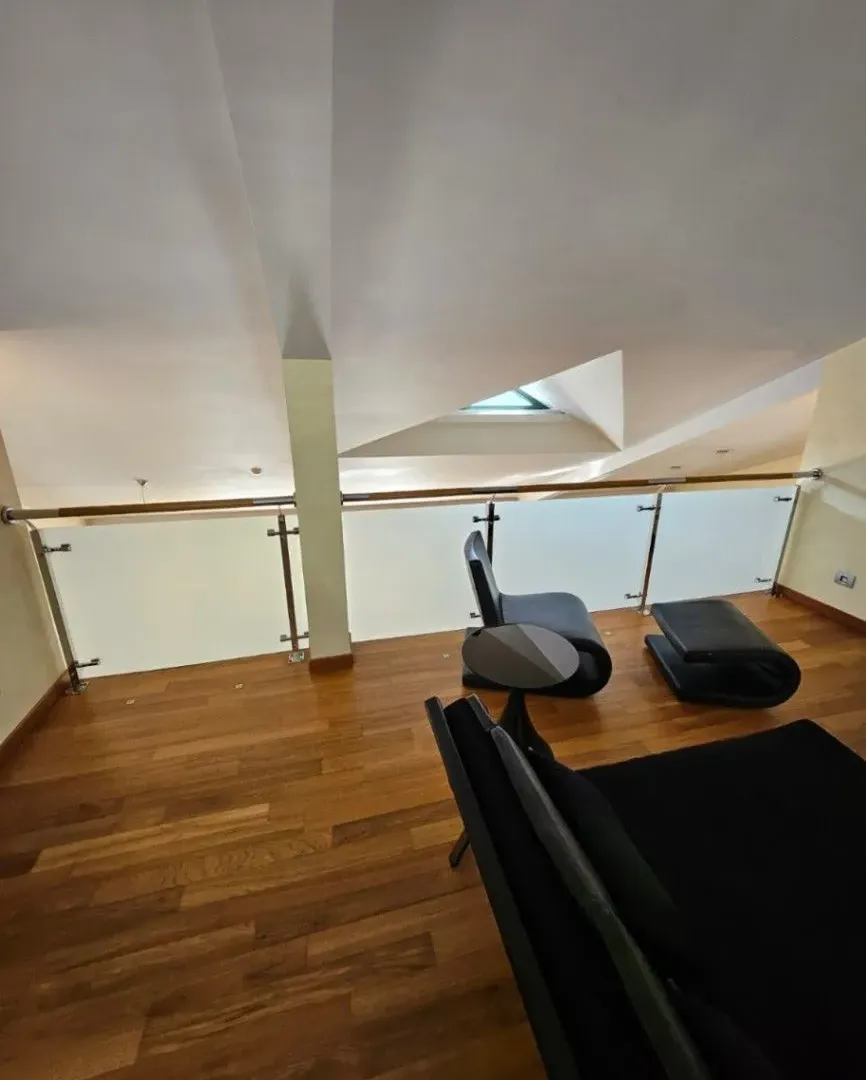 Izdavanje, kuća, 380m², Mareza, Podgorica