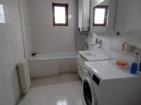 Izdavanje, četvorosoban stan, 160m², Palata Pravde, Beograd - image 12
