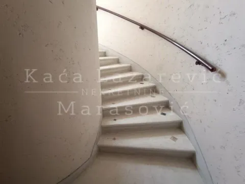 Izdavanje, trosoban stan, 147m², Kalenić Pijaca, Vračar Sve Podlokacije - image 17