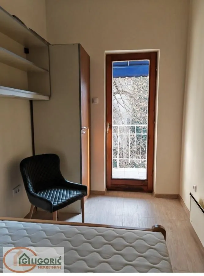 Izdavanje, dvosoban stan, 34m², Skadarlija, Beograd