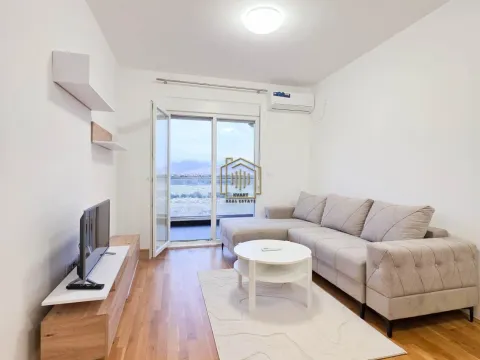 Rent, one bedroom apartment, 43m², Stari Aerodrom, Podgorica - image 1