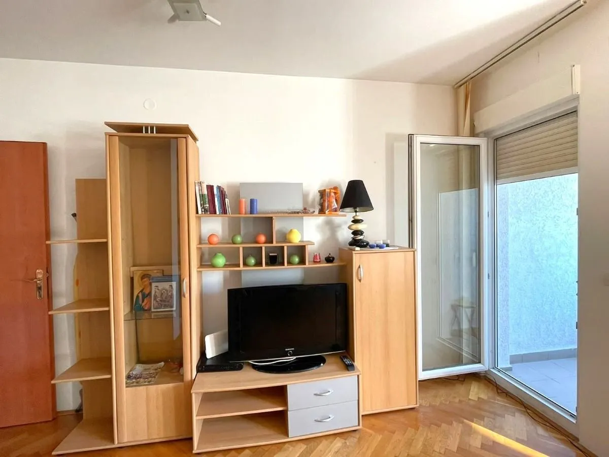Rent, apartment, 33m², Centar, Bar