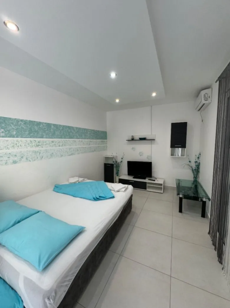 Rent, one bedroom apartment, 60m², Bečići, Budva