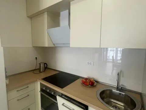 Prodaja, jednosoban stan, 46m², Centar, Budva - image 4