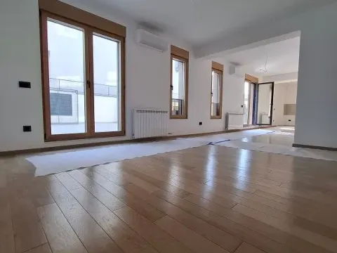 Sale, four bedroom apartment, 116m², Vračar Hram, Vračar Sve Podlokacije - image 10