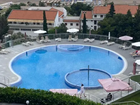 Rent, one bedroom apartment, 70m², Bečići, Budva - image 3