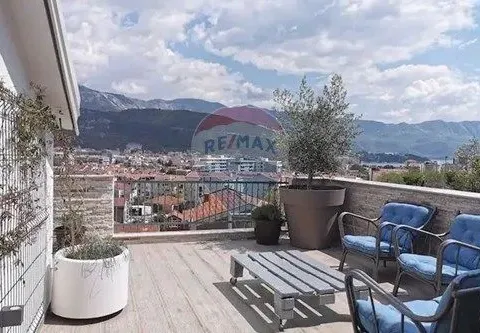 Izdavanje, dvosoban stan, 100m², Budva, Crna Gora