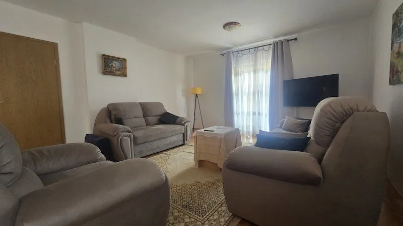 Sale, house, 319m², Zlatica, Podgorica