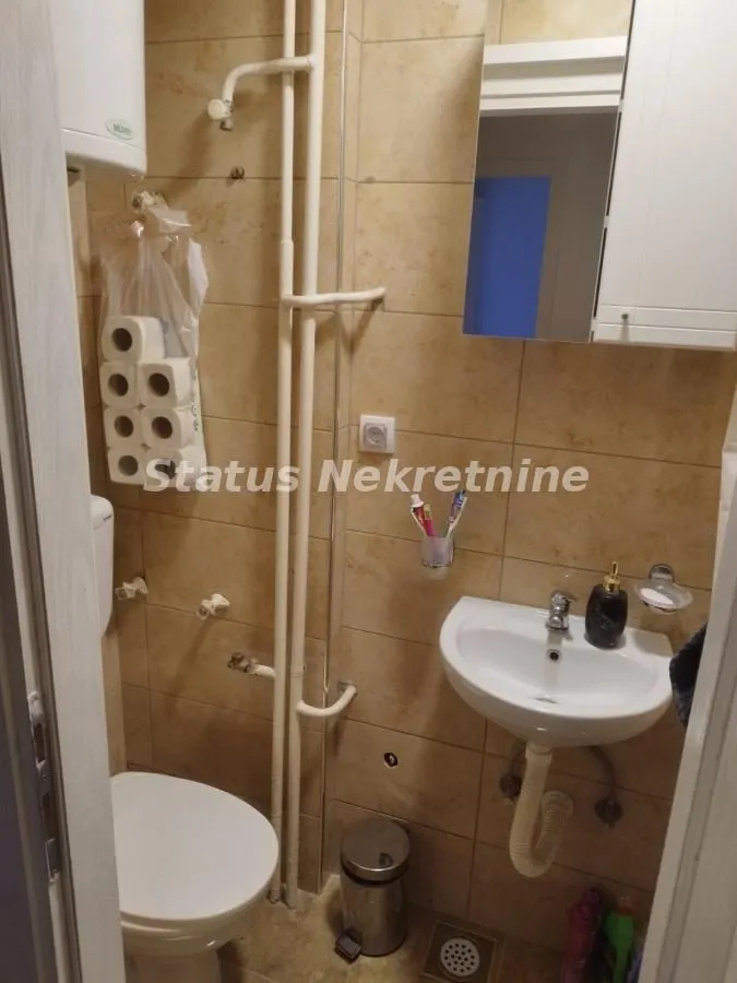 Izdavanje, dvosoban stan, 40m², Grbavica, Novi Sad Sve Podlokacije