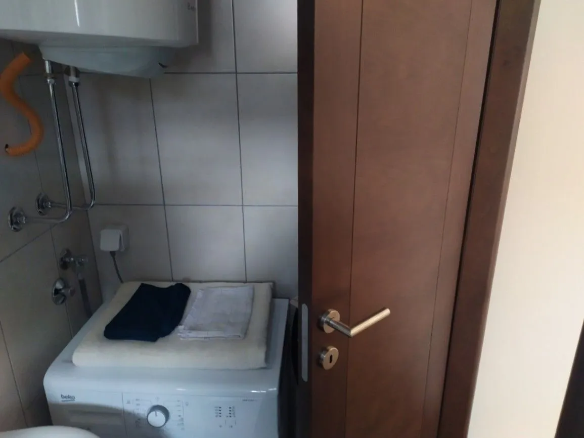 Izdavanje, garsonjera, 25m², Lazi, Budva