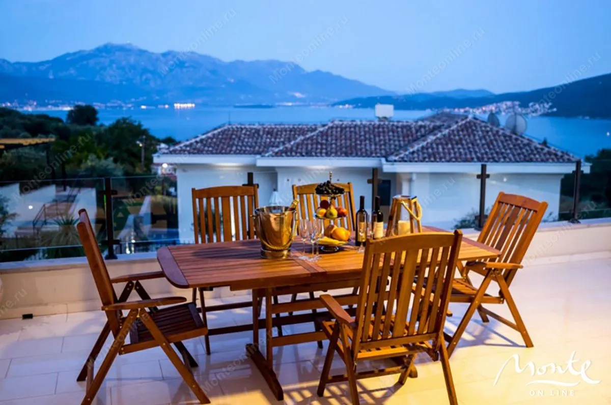 Prodaja, kuća, 350m², Herceg Novi, Crna Gora