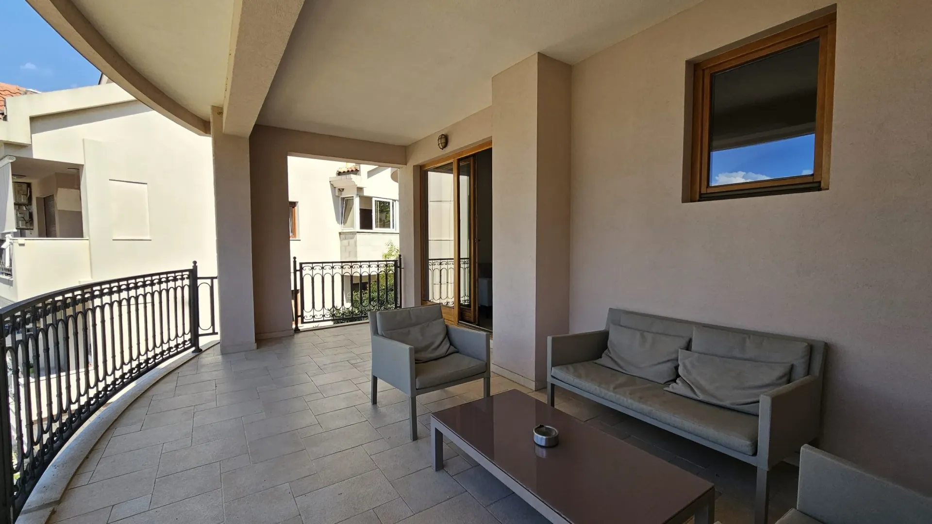Prodaja, dvosoban stan, 106m², Dobrota, Kotor