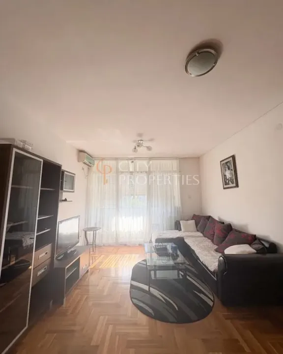 Izdavanje, dvosoban stan, 60m², Podgorica, Crna Gora