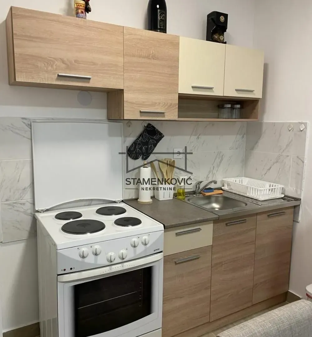 Izdavanje, jednosoban stan, 41m², Petrovaradin, Novi Sad