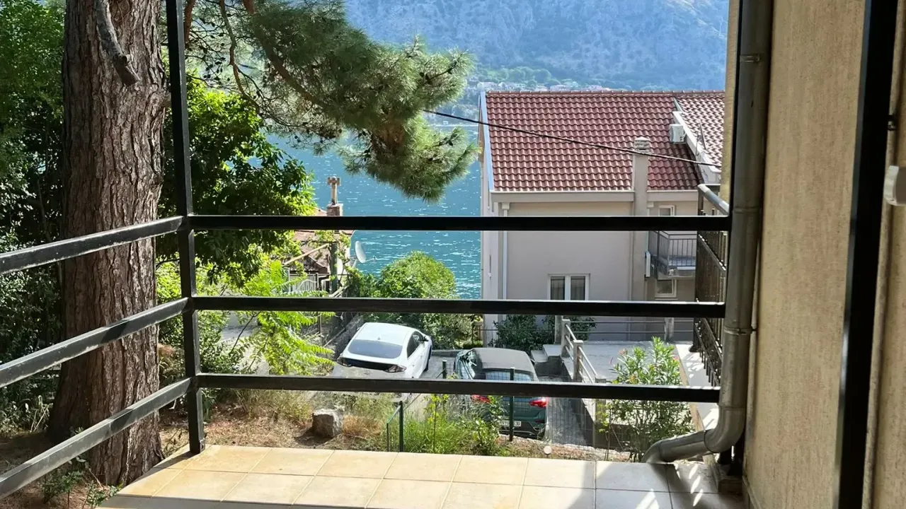 Izdavanje, stan, 88m², Kotor, Crna Gora