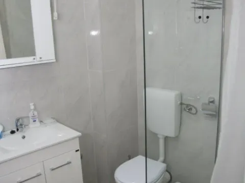 Rent, one bedroom apartment, 50m², Seljanovo, Tivat - image 5