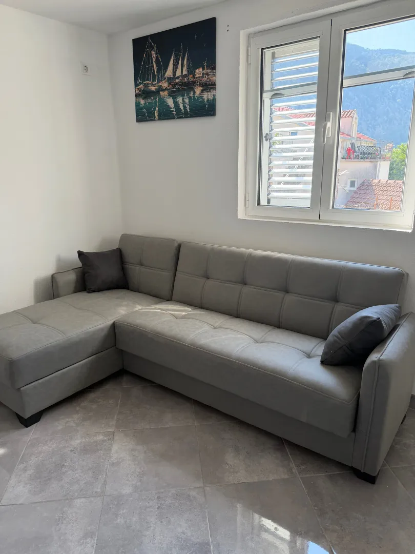 Rent, two bedroom apartment, 75m², Škaljari, Kotor