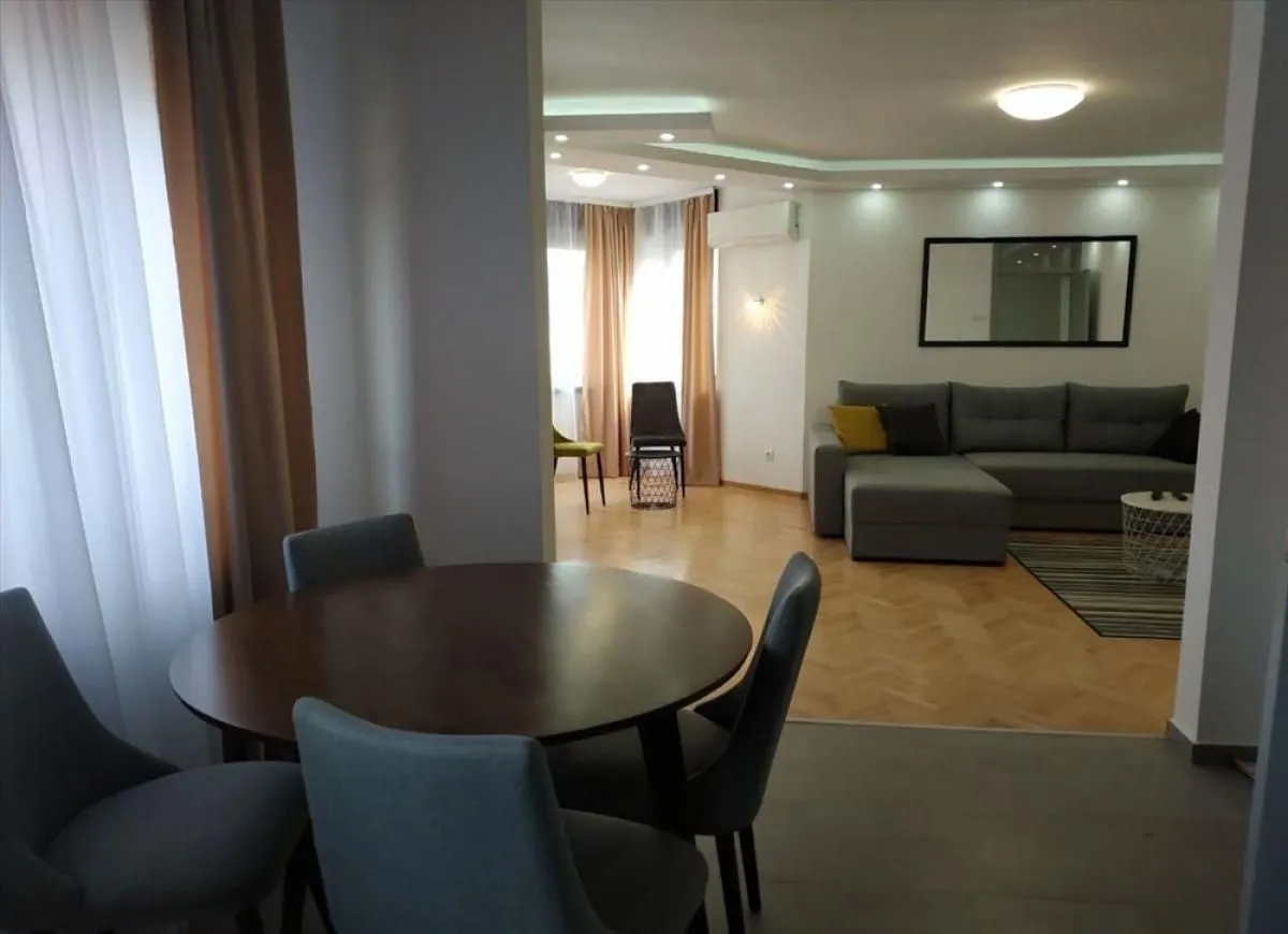 Izdavanje, trosoban stan, 88m², Stari Grad, Beograd
