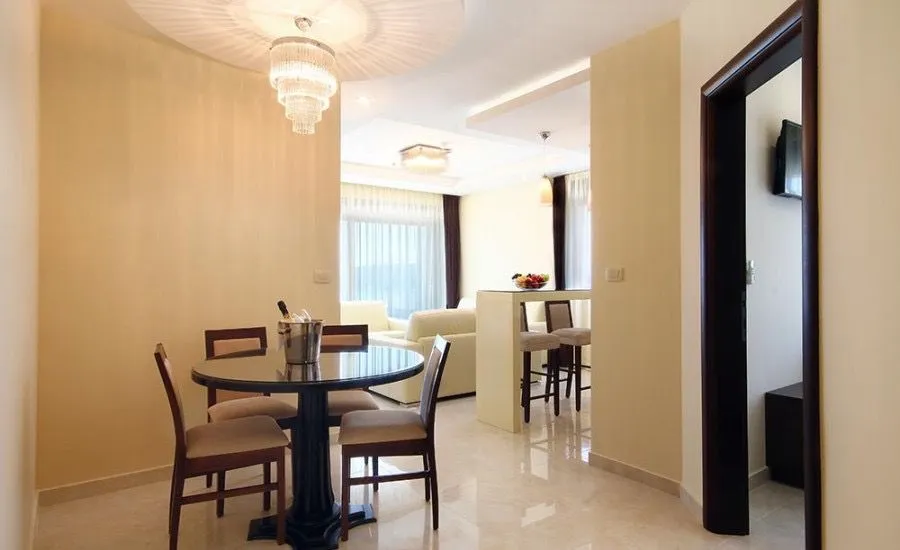 Sale, two bedroom apartment, 80m², Bečići, Budva