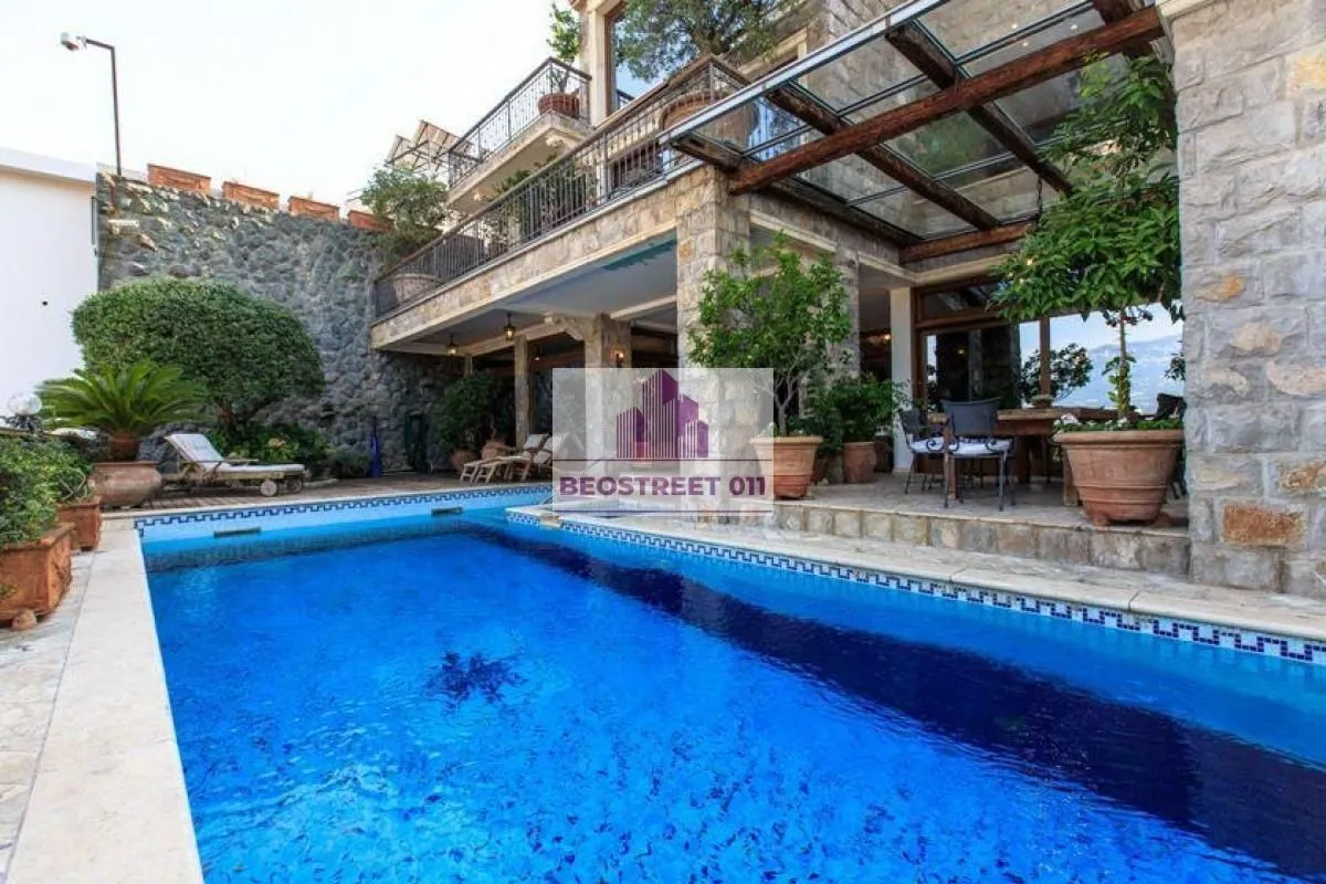 Sale, house, 1200m², Stari Grad, Budva
