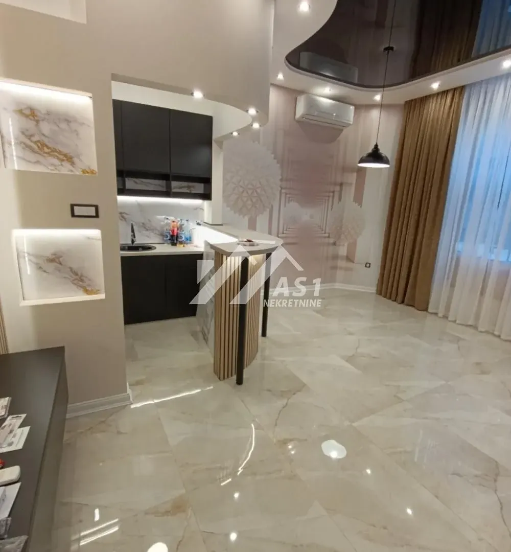 Izdavanje, poslovni prostor, 82m², Sajam, Novi Sad Sve Podlokacije