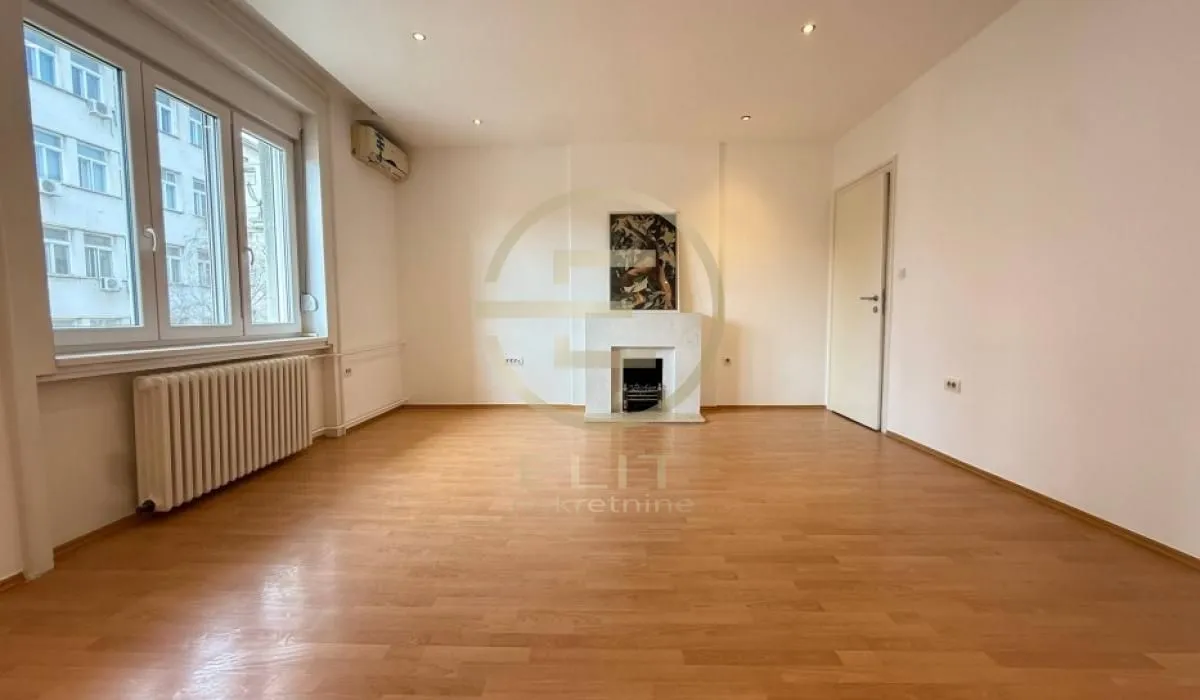 Prodaja, stan, 112m², Centar, Novi Sad