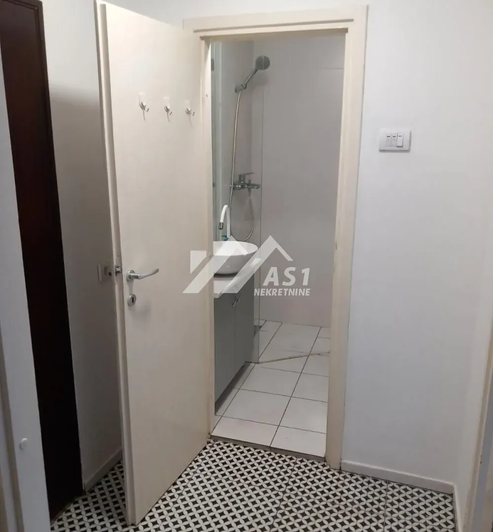 Prodaja, jednosoban stan, 31m², Bulevar Oslobodjenja, Novi Sad Sve Podlokacije