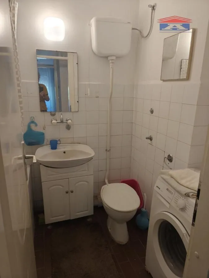 Izdavanje, trosoban stan, 80m², Novo naselje, Novi Sad