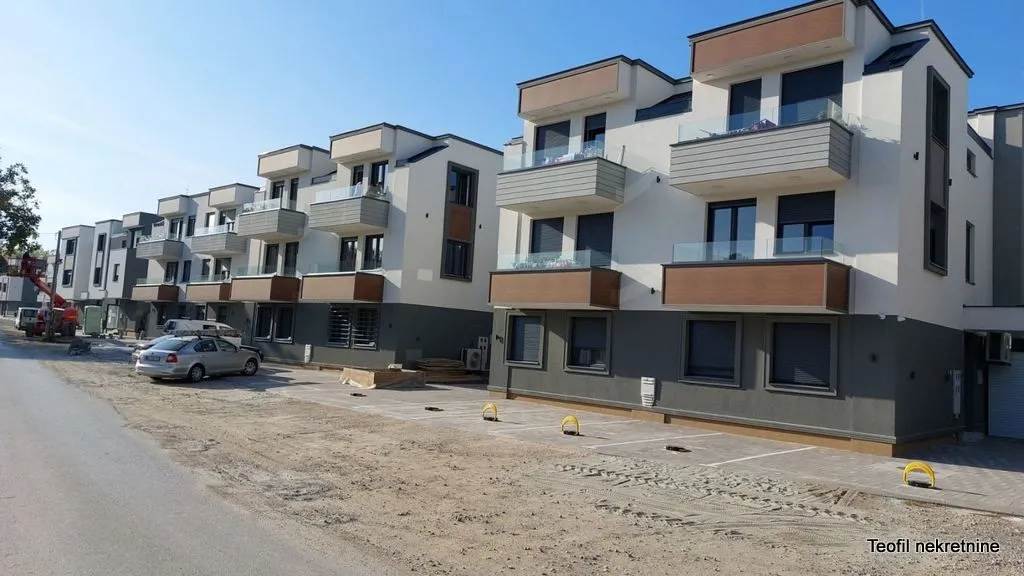 Prodaja, trosoban stan, 78m², Petrovaradin, Novi Sad