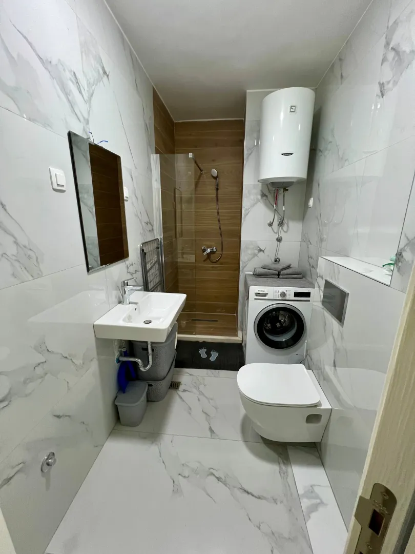 Izdavanje, dvosoban stan, 56m², Stara Varoš, Podgorica