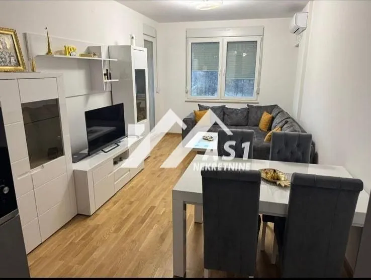 Izdavanje, trosoban stan, 63m², Avijatičarsko naselje, Novi Sad Sve Podlokacije