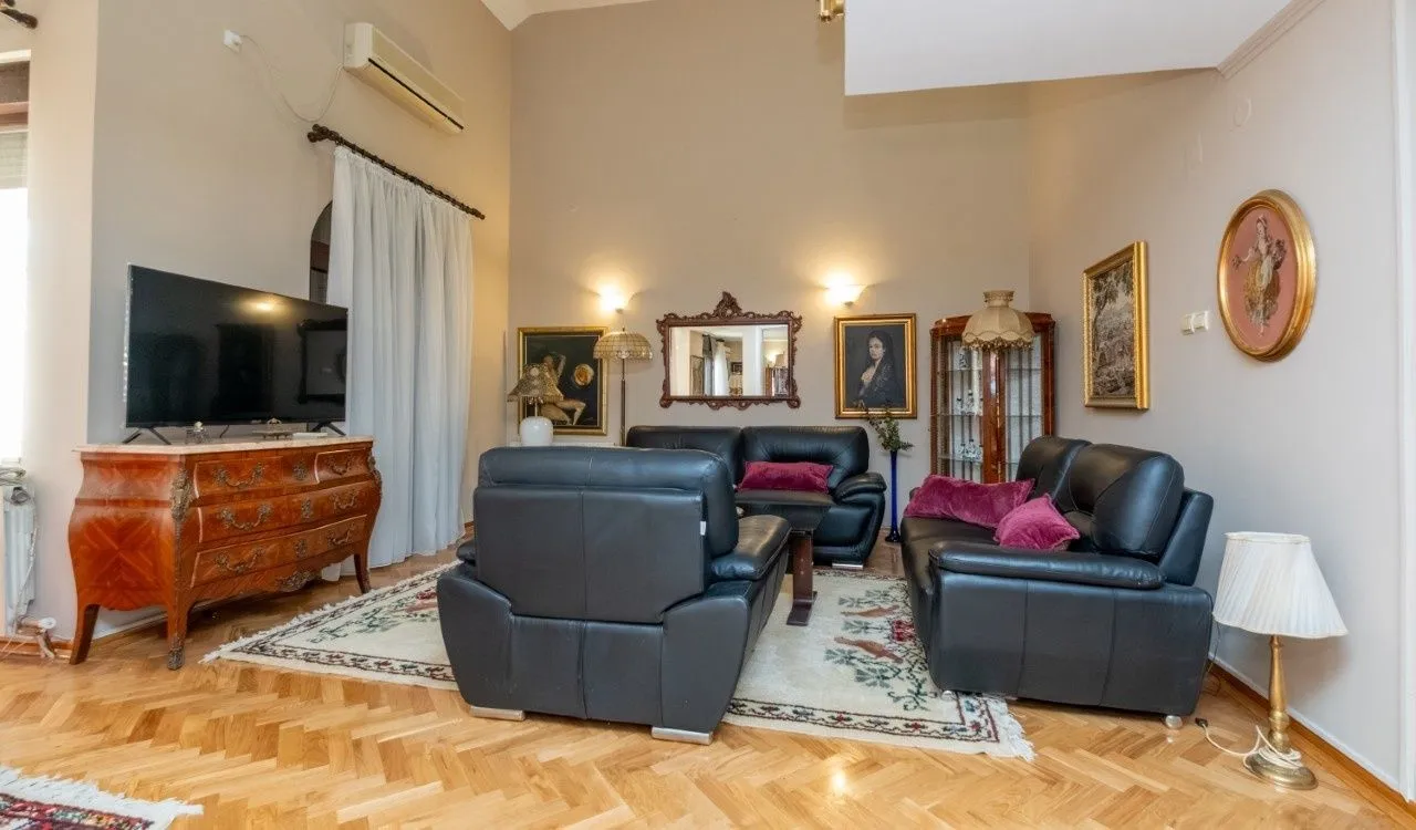 Rent, house, 280m², Podgorica, Crna Gora