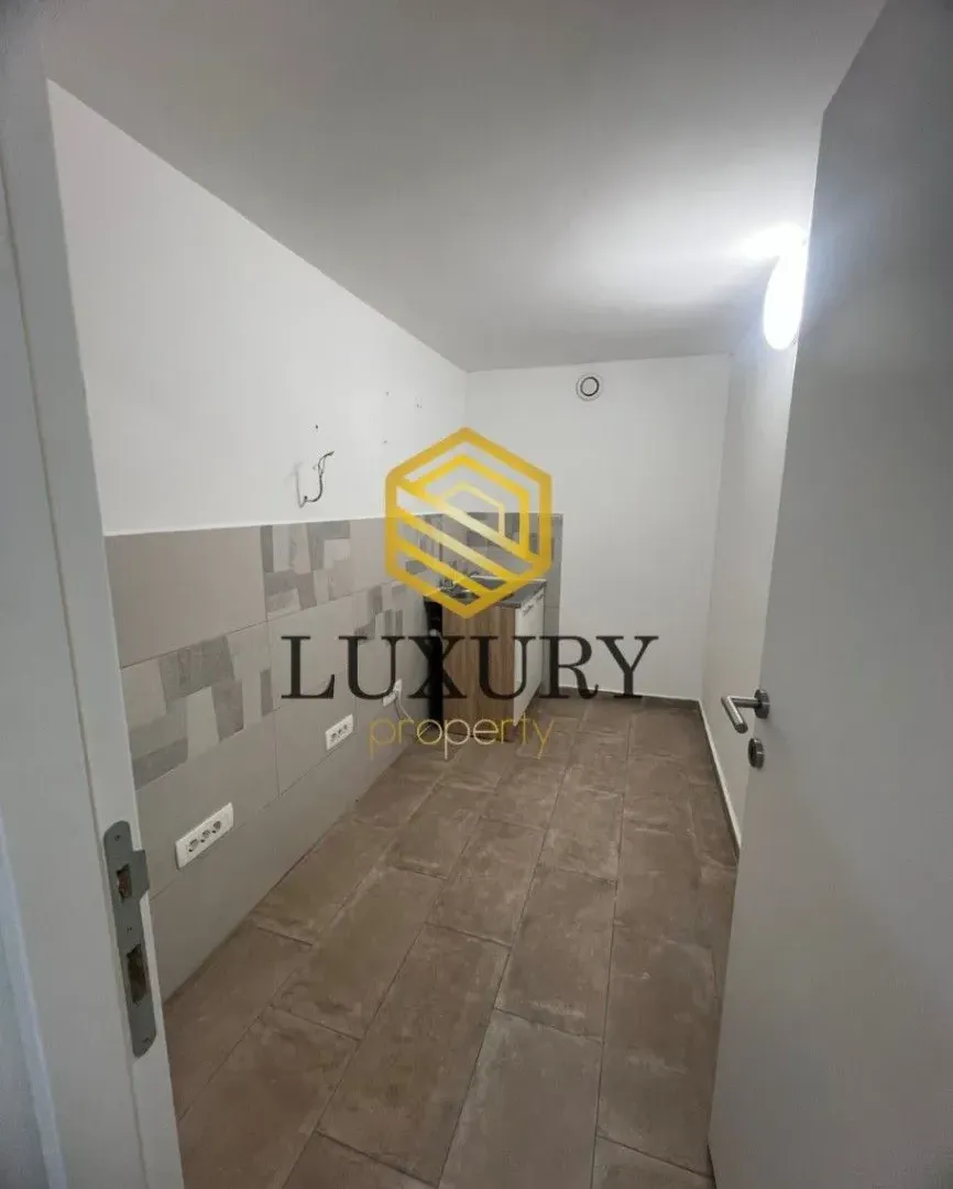 Rent, office space, 245m², Blok 5, Podgorica