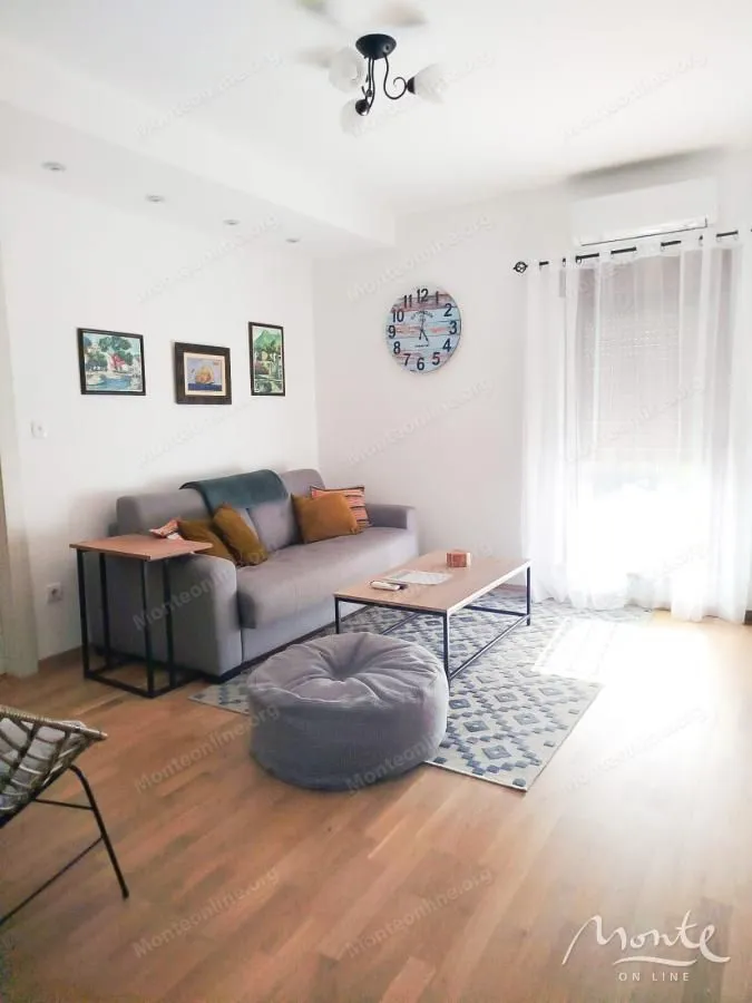 Prodaja, jednosoban stan, 46m², Centar, Tivat