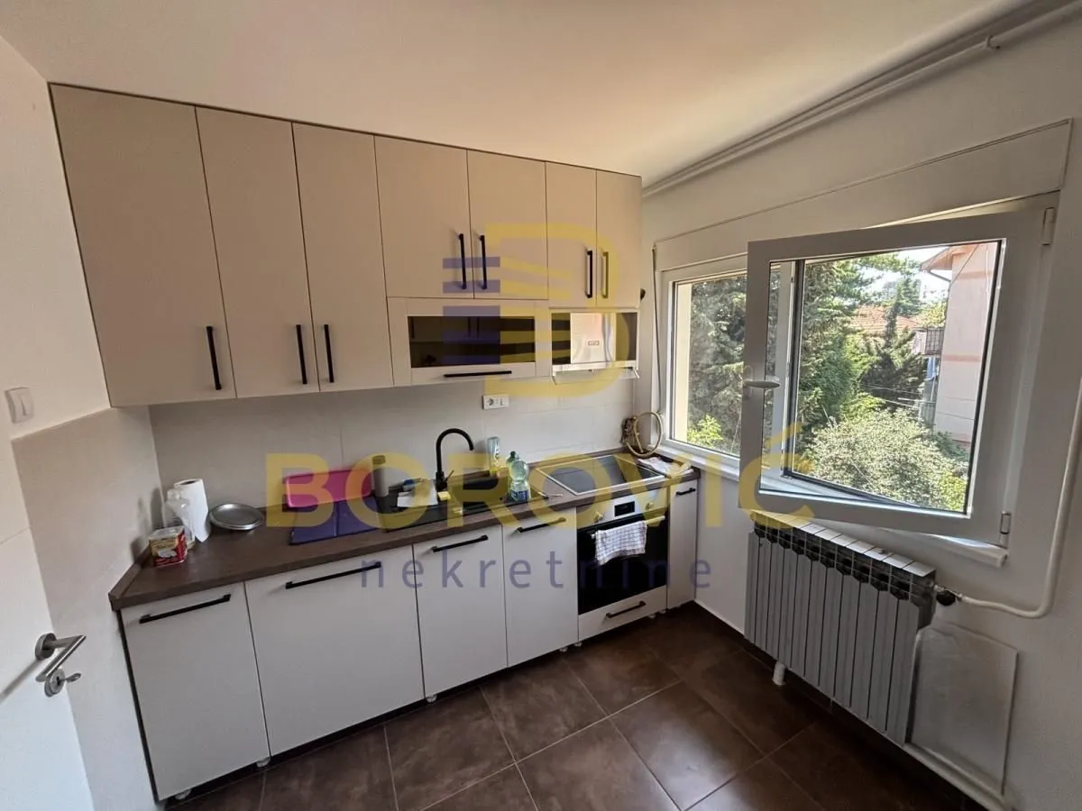 Izdavanje, trosoban stan, 100m², Autokomanda, Voždovac Sve Podlokacije