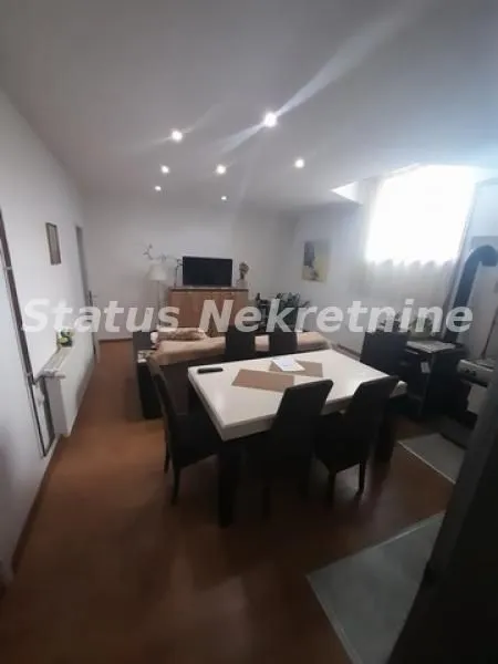 Prodaja, kuća, 200m², Futog, Novi Sad Sve Podlokacije