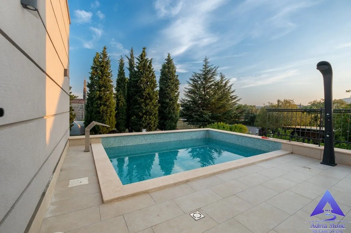 Rent, house, 180m², Podgorica, Crna Gora