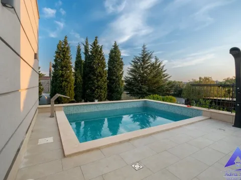 Izdavanje, kuća, 180m², Podgorica, Crna Gora - image 14