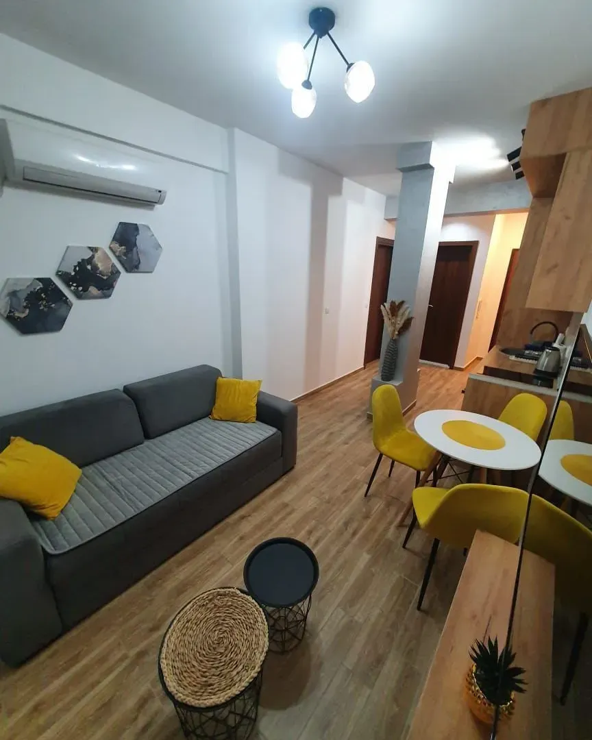 Izdavanje, jednosoban stan, 28m², Budva, Crna Gora