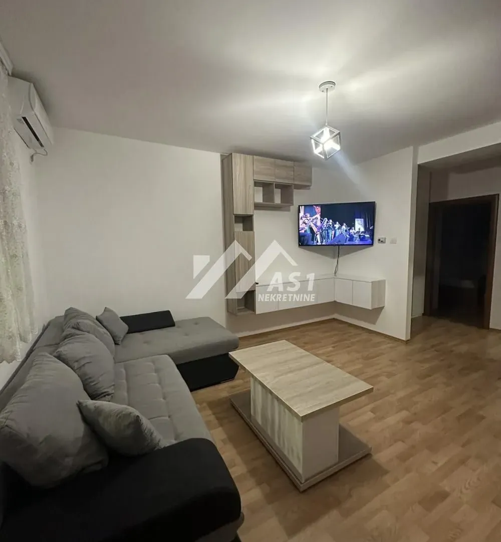 Izdavanje, trosoban stan, 58m², Sajam, Novi Sad Sve Podlokacije