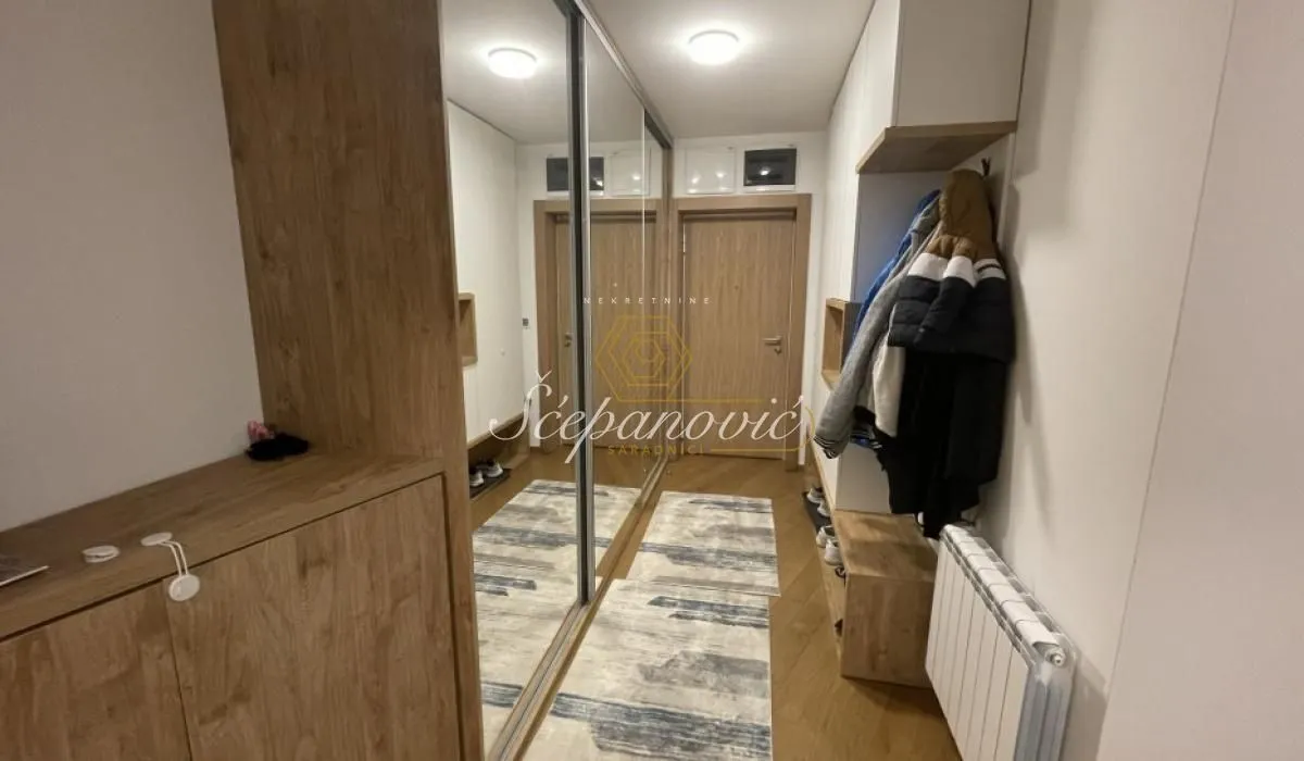 Prodaja, četvorosoban stan, 111m², Bulevar Evrope, Novi Sad Sve Podlokacije
