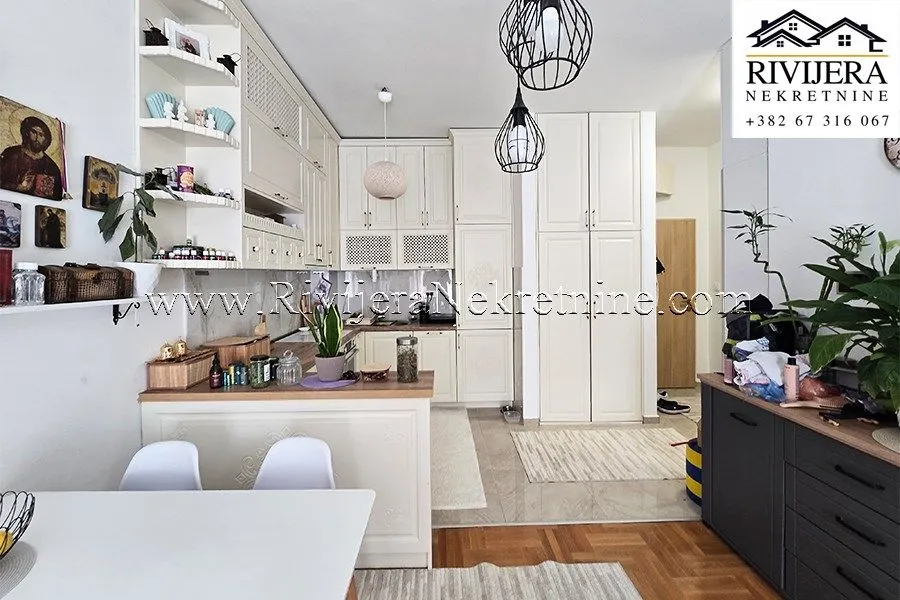 Sale, two bedroom apartment, 62m², Radanovići, Kotor