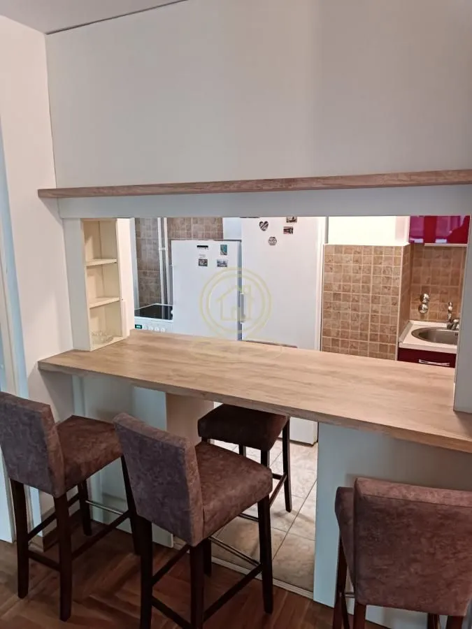 Izdavanje, trosoban stan, 77m², Banjica, Voždovac Sve Podlokacije