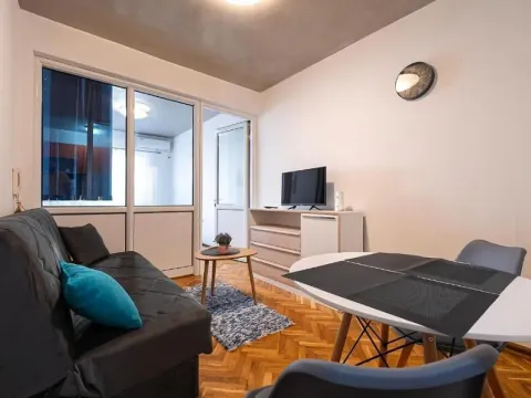 Rent, studio apartment, 35m², Centar, Podgorica - image 3