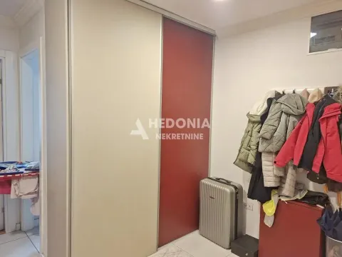 Sale, three bedroom apartment, 71m², Južni Bulevar, Vračar Sve Podlokacije - image 12