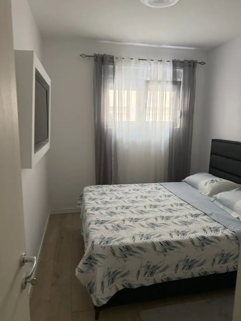 Izdavanje, jednosoban stan, 50m², Dubovica, Budva