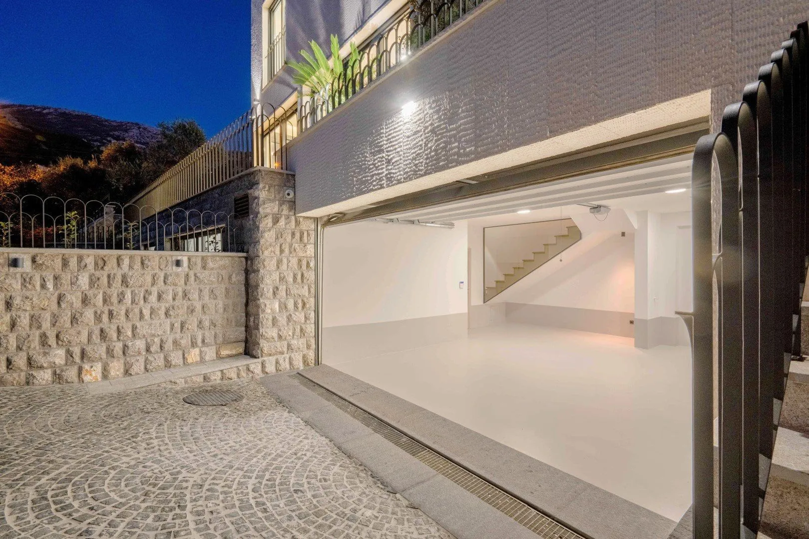 Sale, house, 240m², Kamenovo, Budva