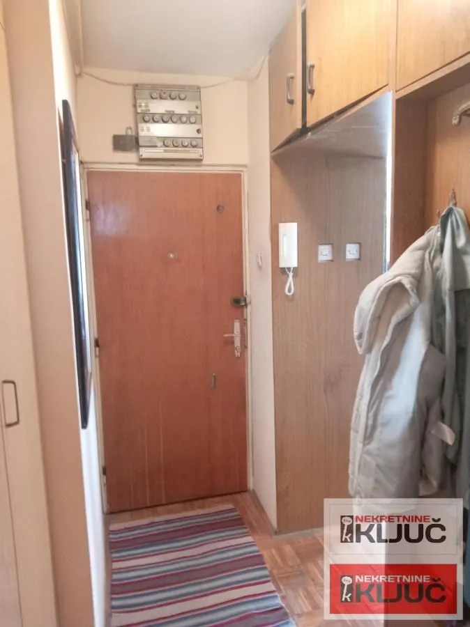 Prodaja, trosoban stan, 74m², Bulevar Oslobodjenja, Novi Sad Sve Podlokacije